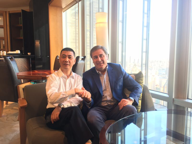 Firma Mandato Comercial con empresa Huayou (Hong Kong) Co., Ltd.